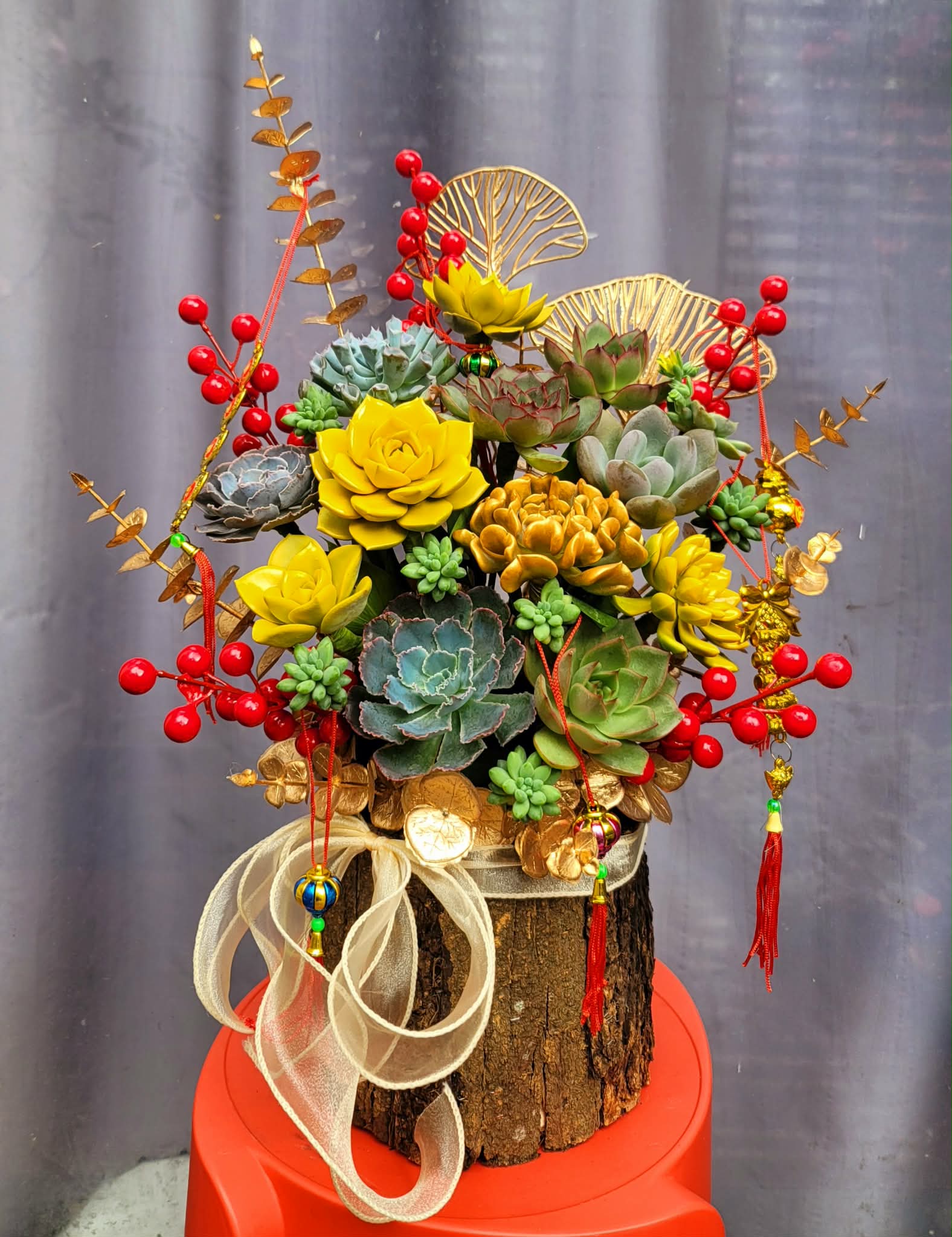 Giỏ hoa sen đá Tết