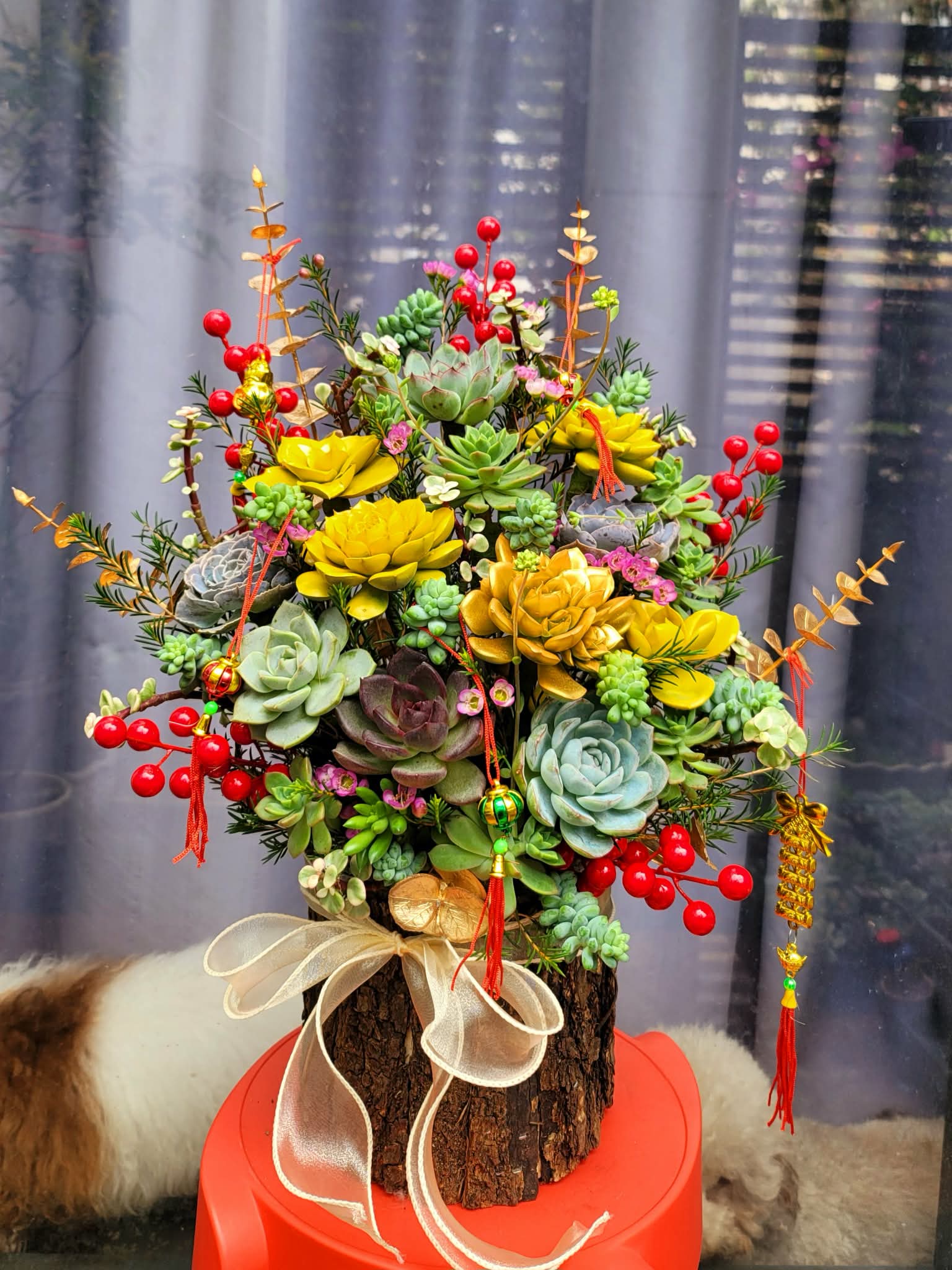 Giỏ hoa sen đá Tết