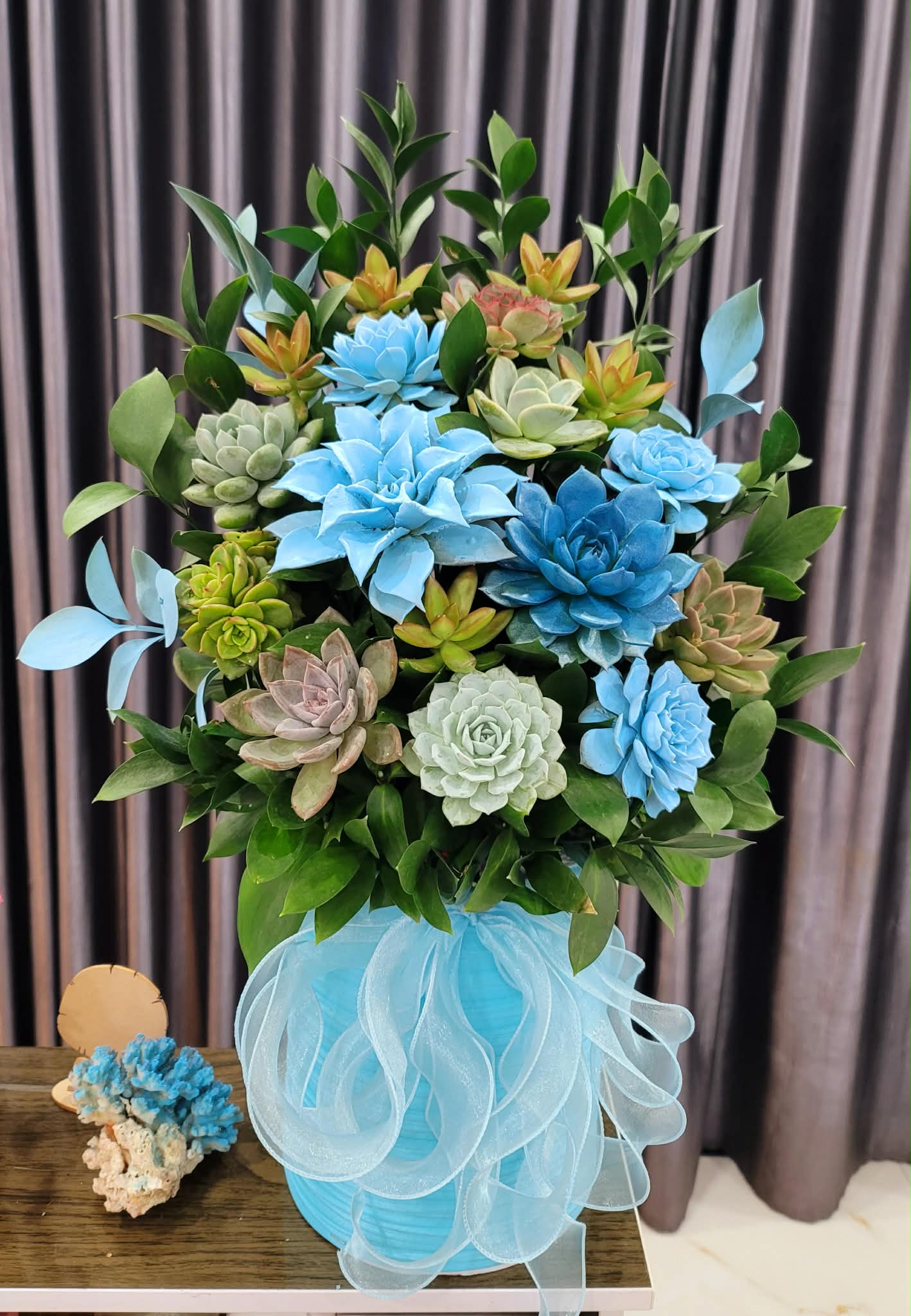 Giỏ hoa sen đá dáng trụ